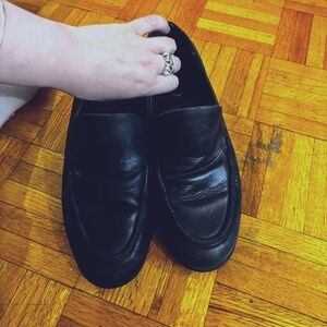 Leather heeled loafer sooo cute